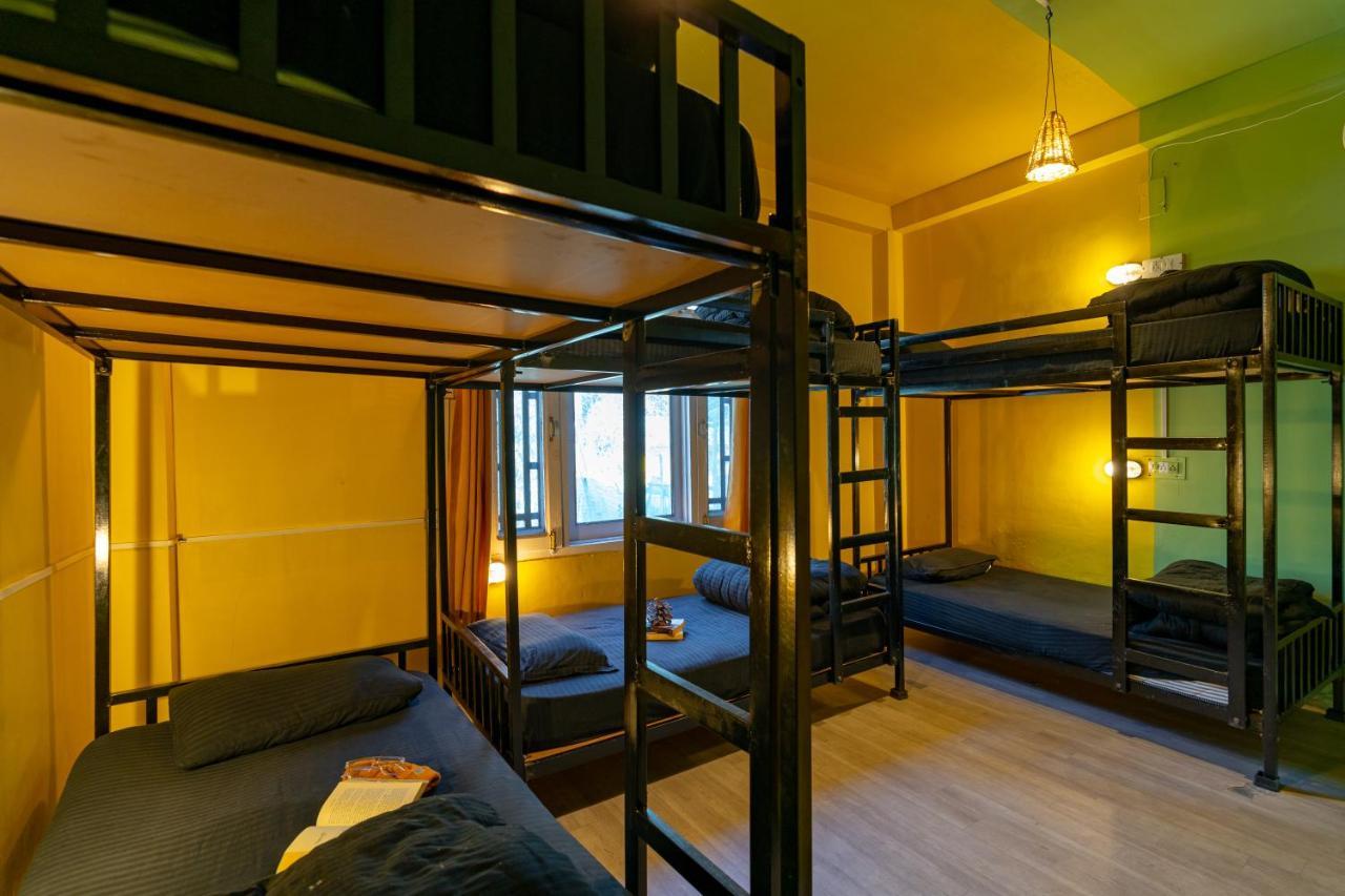 Jungle Hostel By Whoopers Касоль Экстерьер фото