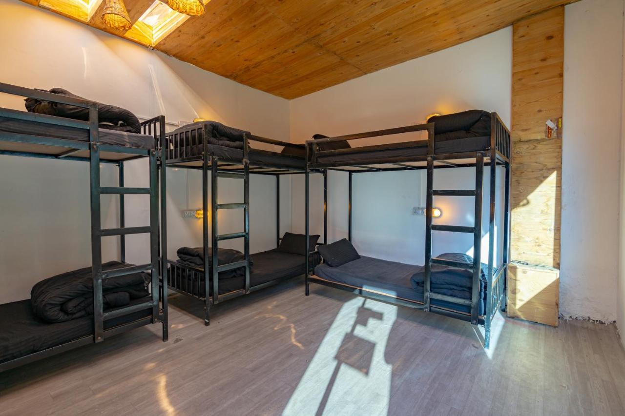 Jungle Hostel By Whoopers Касоль Экстерьер фото